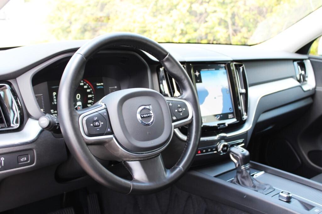 VOLVO XC60 D4 Aut. 190CV *TETTO APRIBILE *CAMERA