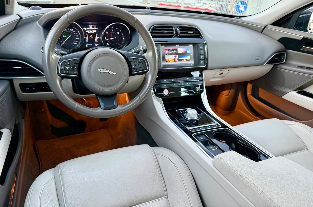 Jaguar XE 2.0 D Turbo aut. Prestige