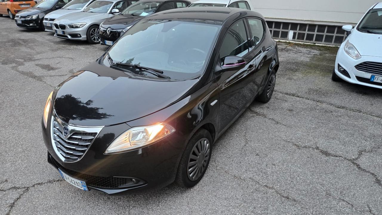 Lancia Ypsilon 1.2 69 CV 5 porte S&S Platinum