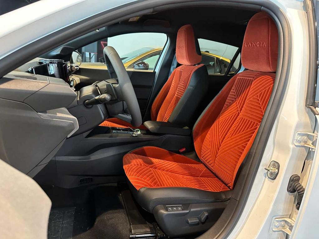 Lancia Ypsilon 1.2 mhev LX e-dct