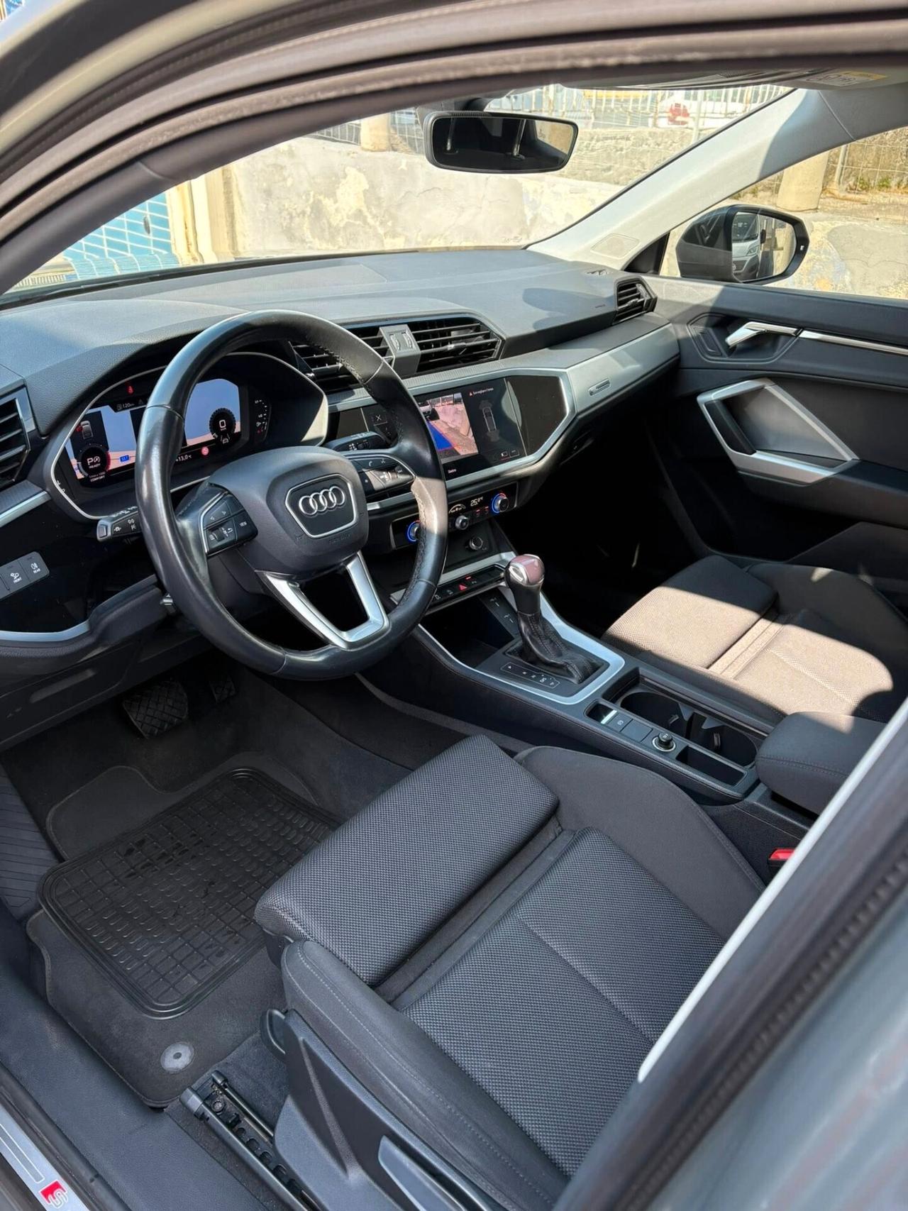 Audi Q3 sportback 150cv S-Line uniprò