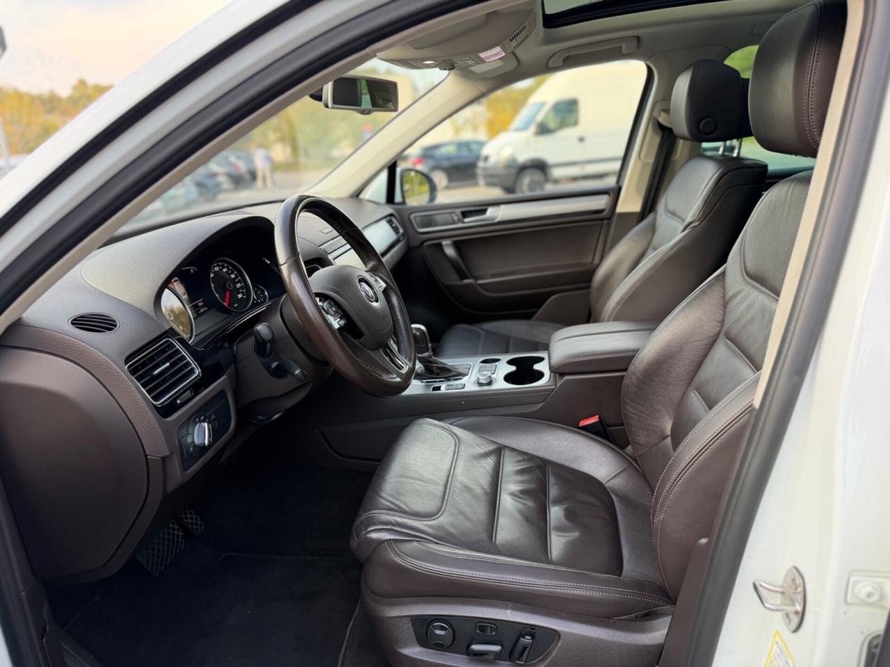 Volkswagen Touareg 3.0 TDI 262 CV *PREZZO REALE*pelle*Automatik*Tetto*Pelle