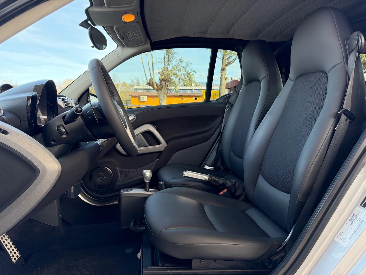 Smart ForTwo 1000 72 kW cabrio BRABUS 102cv