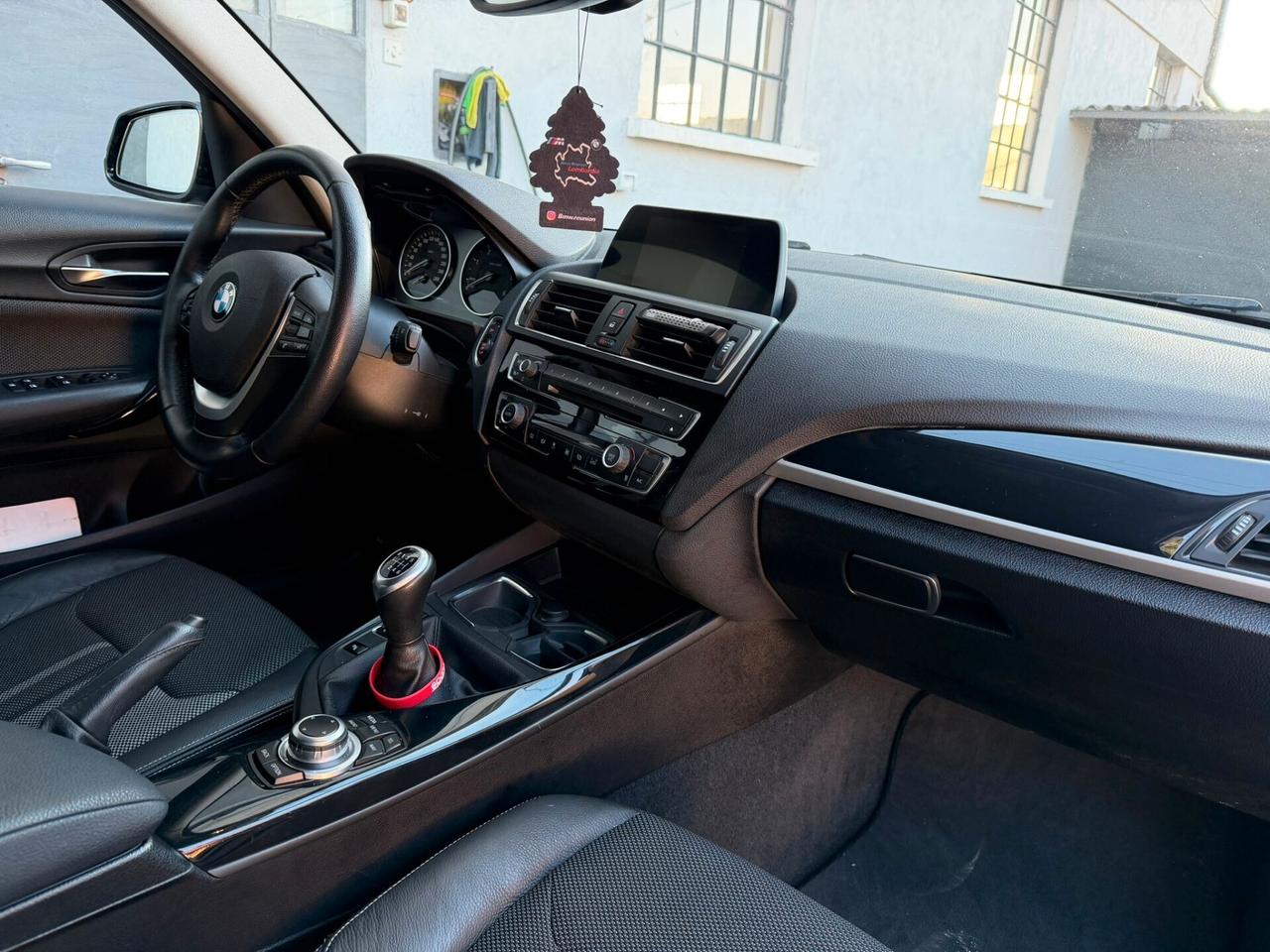 Bmw 118 118d 5p. Urban