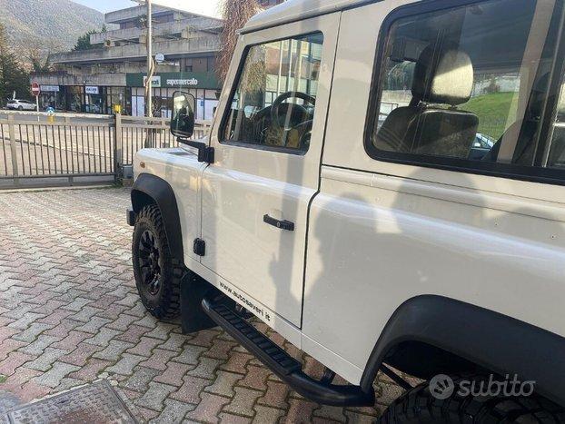 LAND ROVER Defender 90 2.2 TD4 Station Wagon
