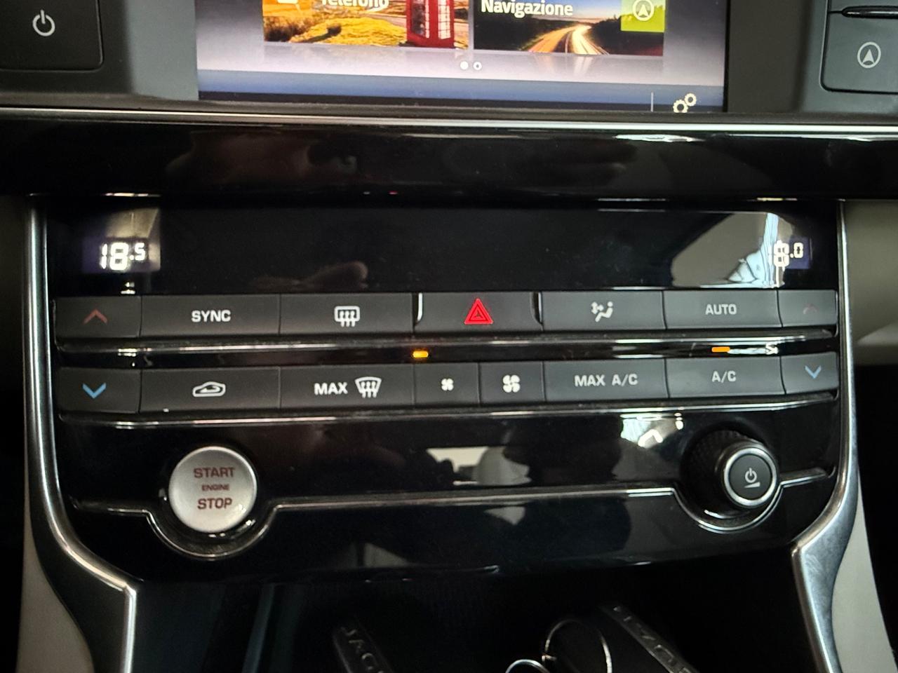 Jaguar XE 2.0 D 180 CV AWD aut. Prestige Business Edition