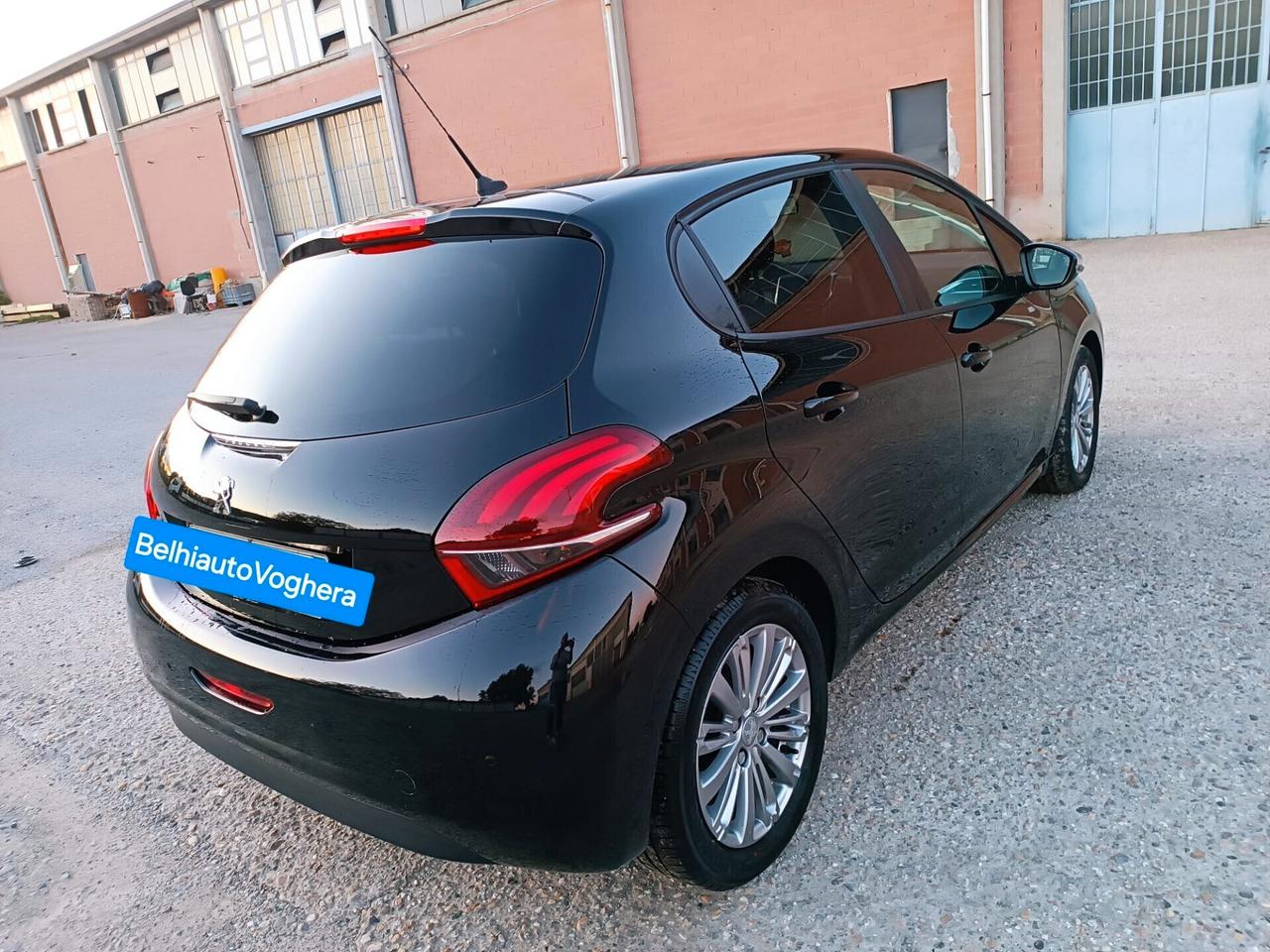 Peugeot 208 2018---1.2 Benzina Neopatentati