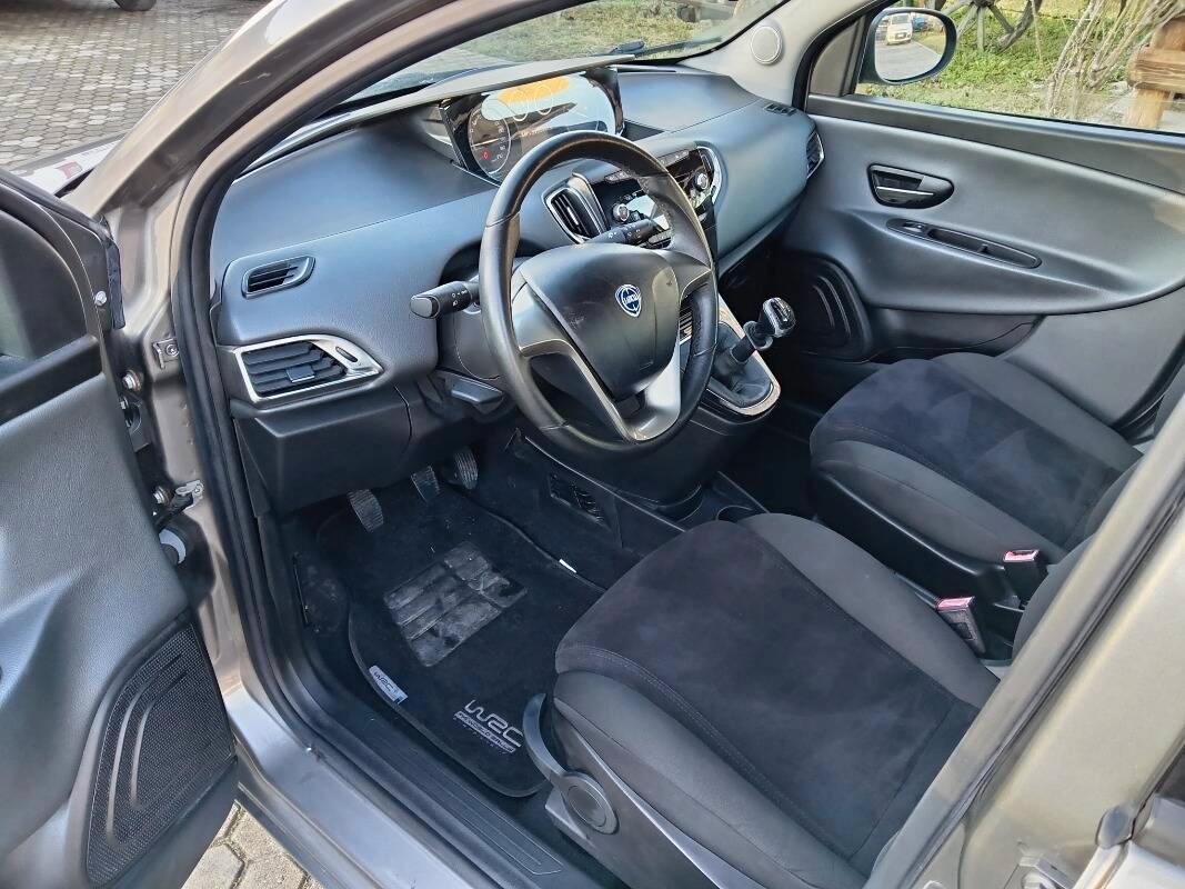 Lancia Ypsilon 1.2 8v Platinum 69cv