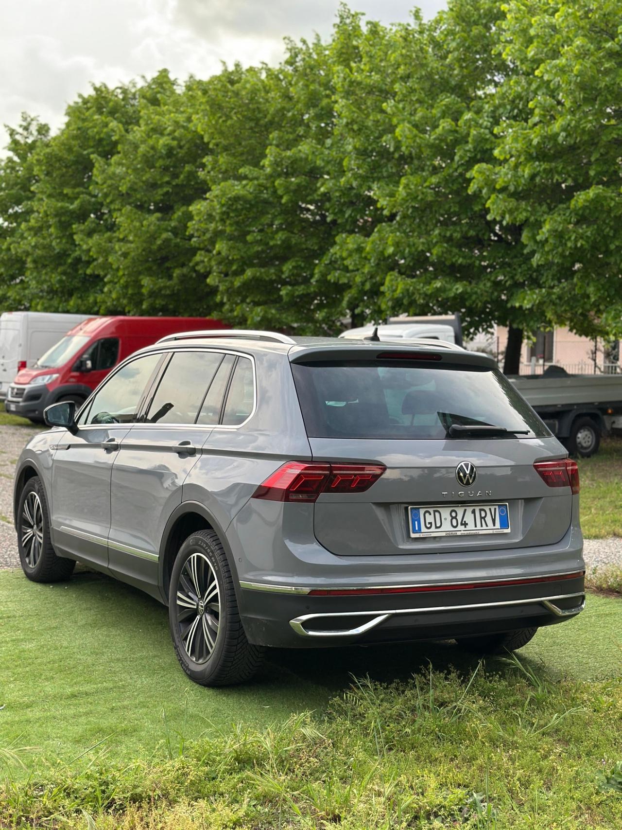 Volkswagen Tiguan 2.0 TDI 150 CV SCR DSG R-Line