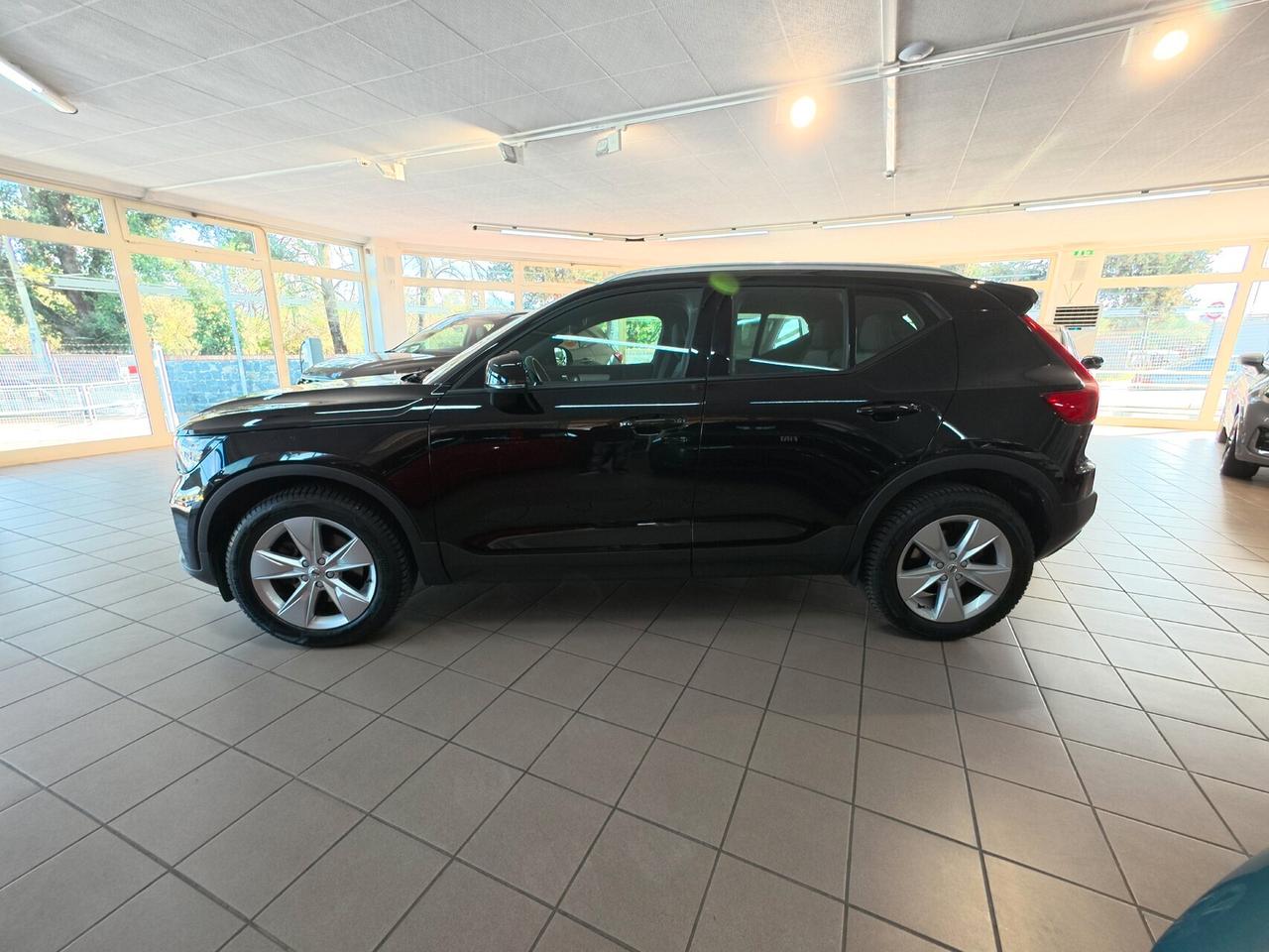 Volvo XC40 B3 automatico Core