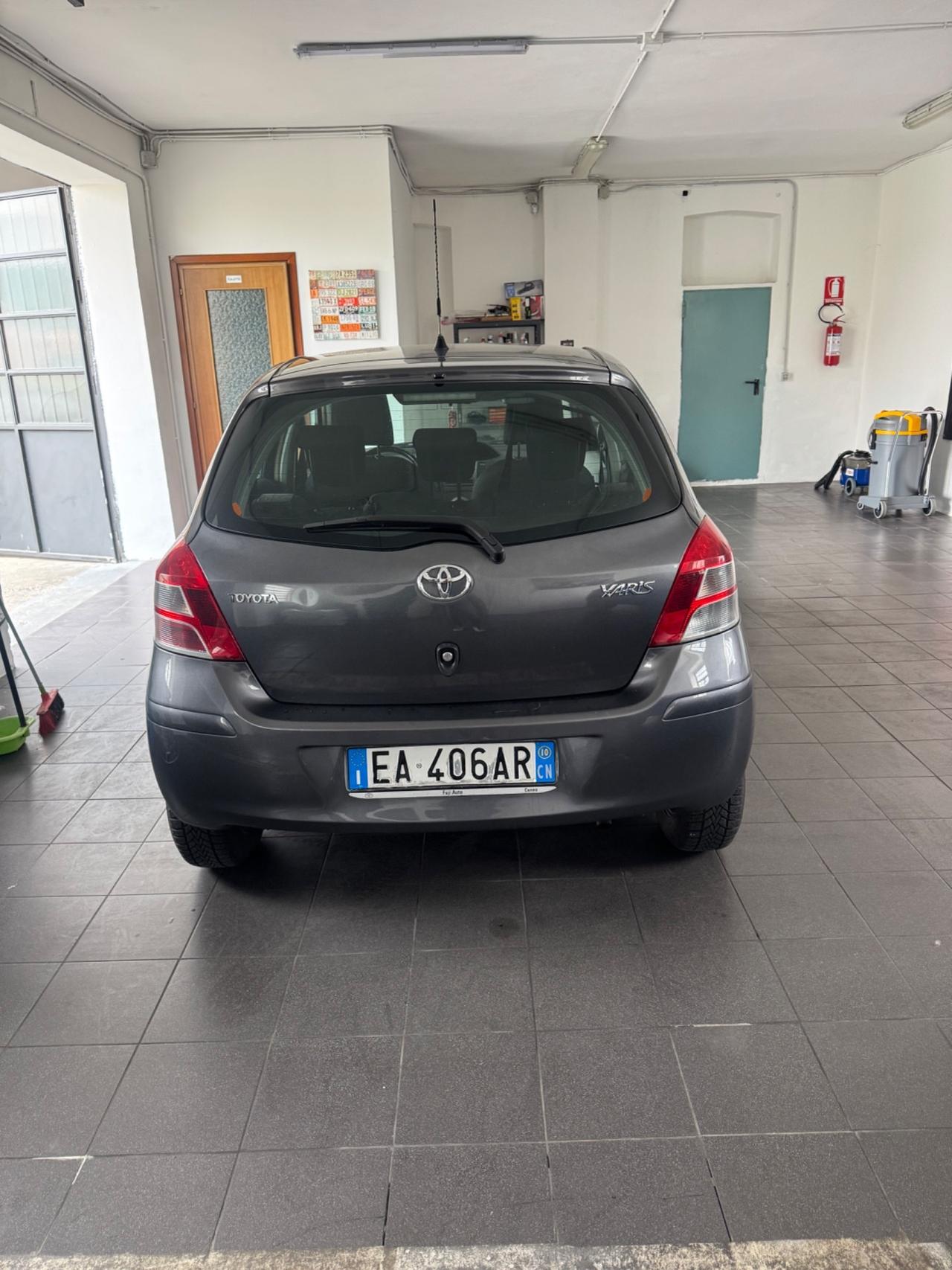 Toyota Yaris 1.0 5 porte Sol