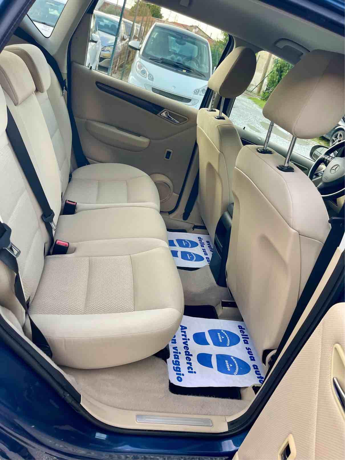 MERCEDES BENZ - A 180 CDI - ELEGANCE