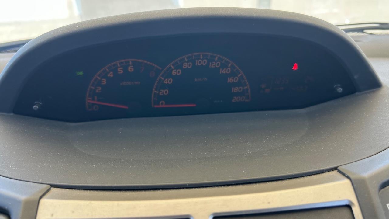 TOYOTA YARIS 1.0 5 P sol.