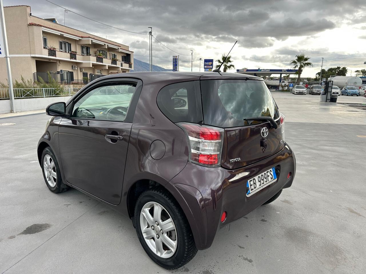 Toyota iQ 1.0