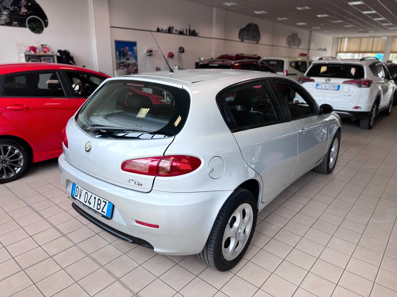 Alfa Romeo 147 1.9 JTD (120) 5 porte Distinctive
