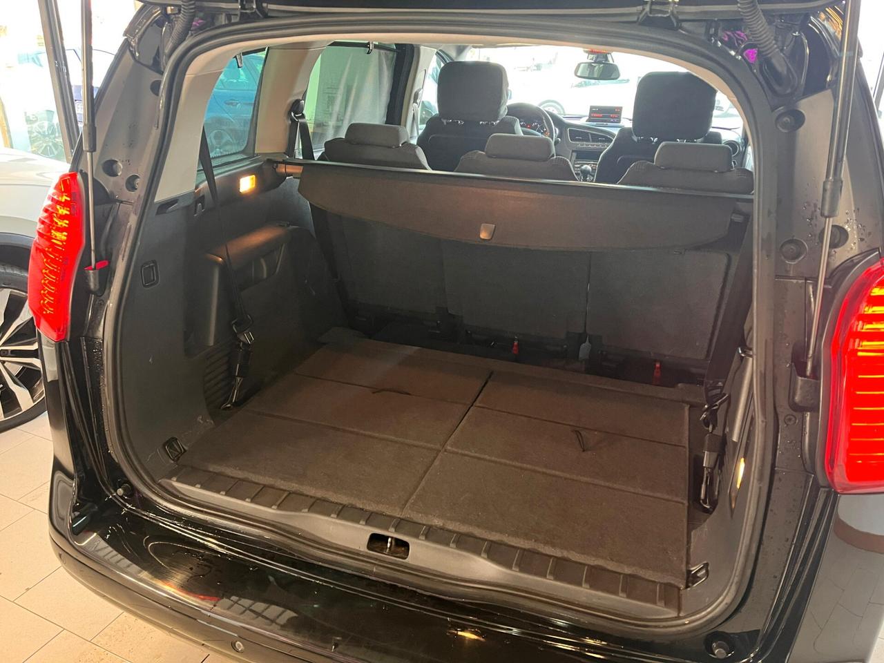 Peugeot 5008 1.6 HDi 112CV Allure