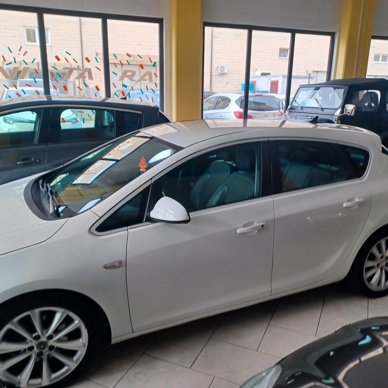 FULL OPTIONAL NEOPATENTATI ASTRA 1.7 TDI