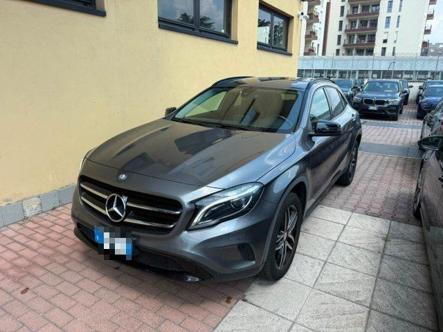 MERCEDES-BENZ GLA 200 d Automatic Sport
