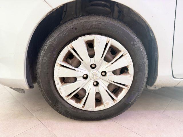 TOYOTA Yaris 1.0 5 porte Lounge