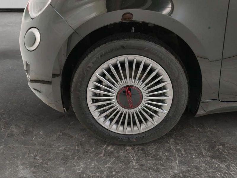 FIAT 500 500e 42 kWh (Red)