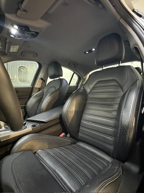 Alfa Romeo Giulia 2.2 Turbodiesel 210 CV AT8 AWD Q4 Veloce