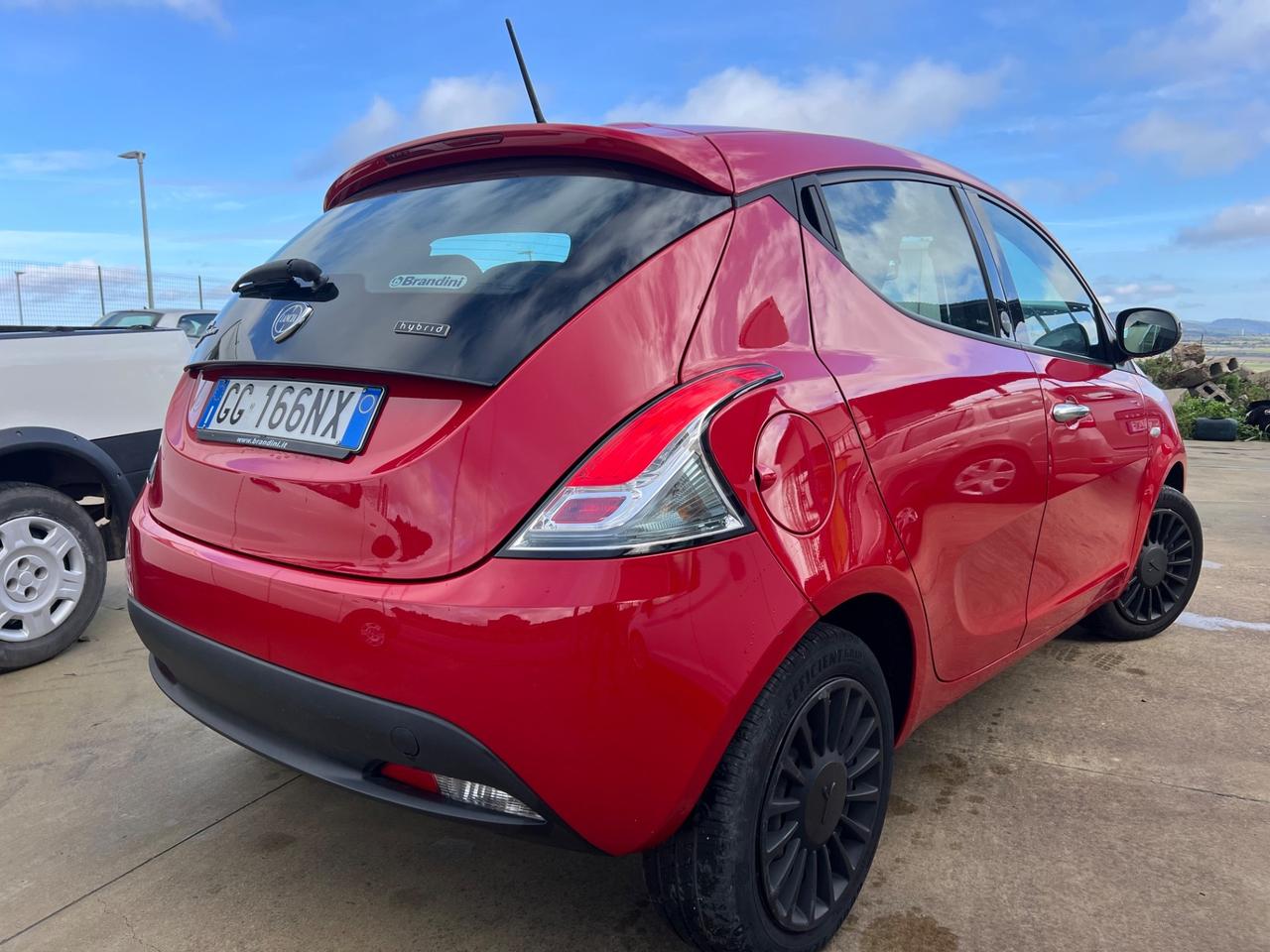 Lancia Ypsilon 1.0 FireFly 5 porte S&S Hybrid Ecochic Silver