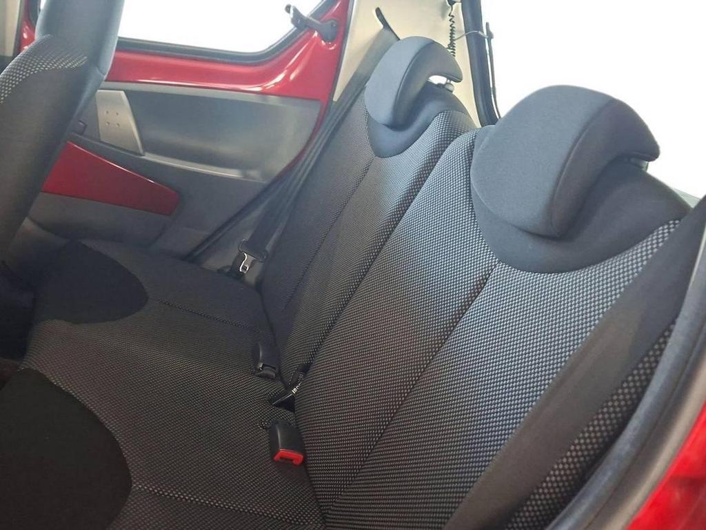 Toyota Aygo 5 Porte 1.0 VVT-i Sol Connect Red Edition