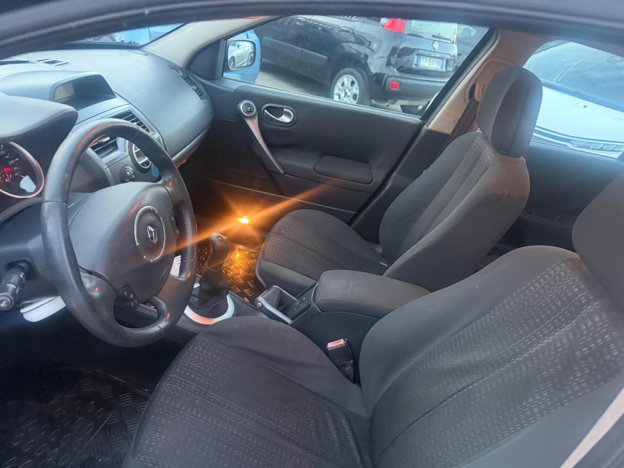 Renault Megane Mégane 1.6 16V 5 porte GPL Confort