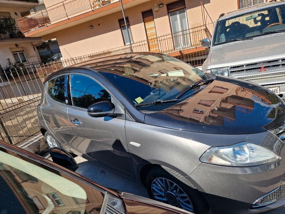 Lancia Ypsilon 1.2 69 CV 5 porte GPL Ecochic Platinum