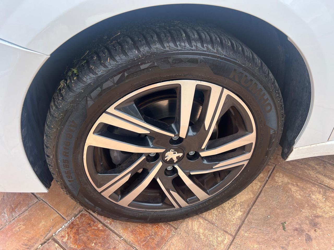 Peugeot 208 PureTech 100 Stop&Start 5 porte Allure Pack