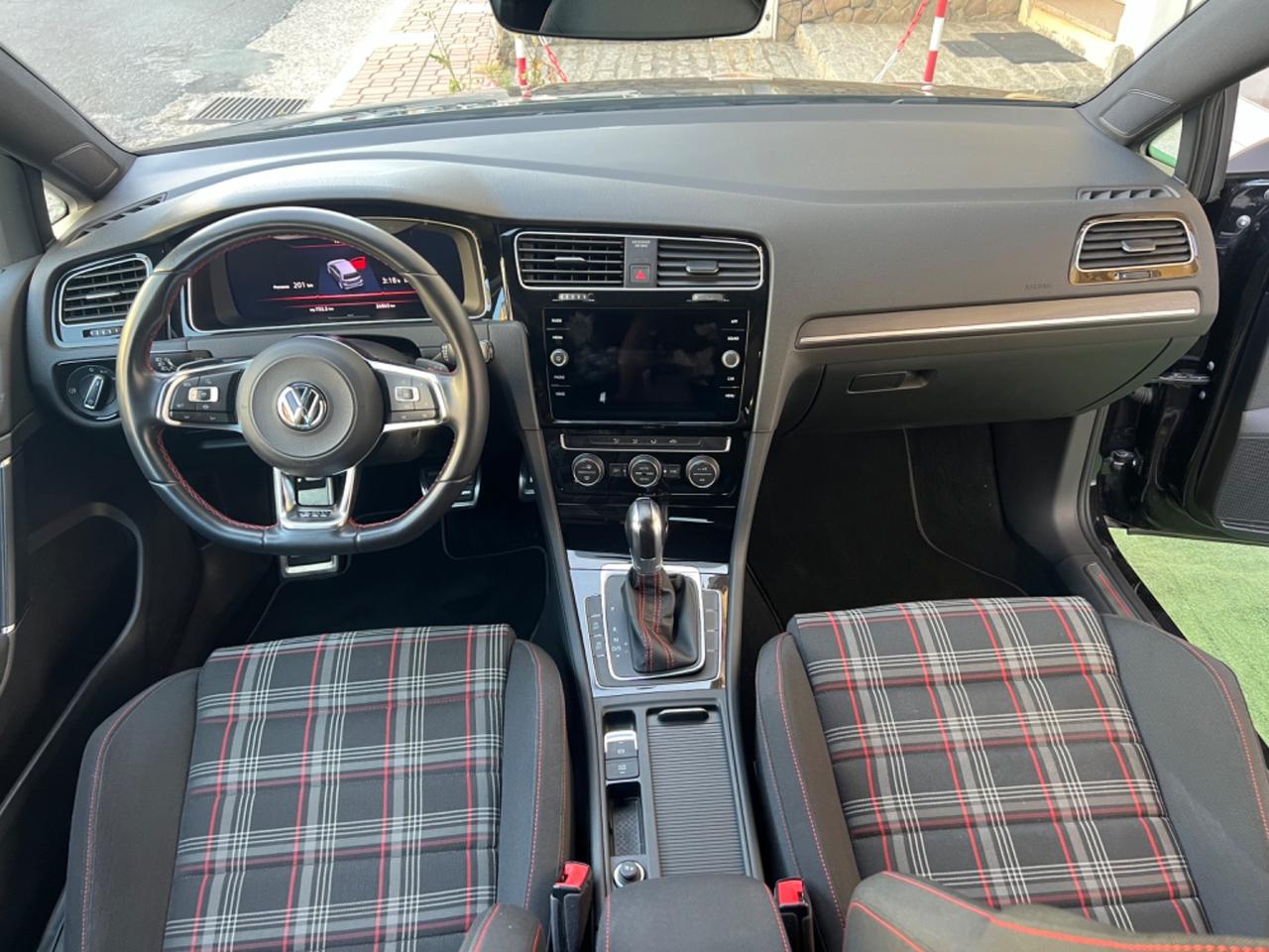 Volkswagen Golf GTI Performance 2.0 245 CV TSI 26000 KM