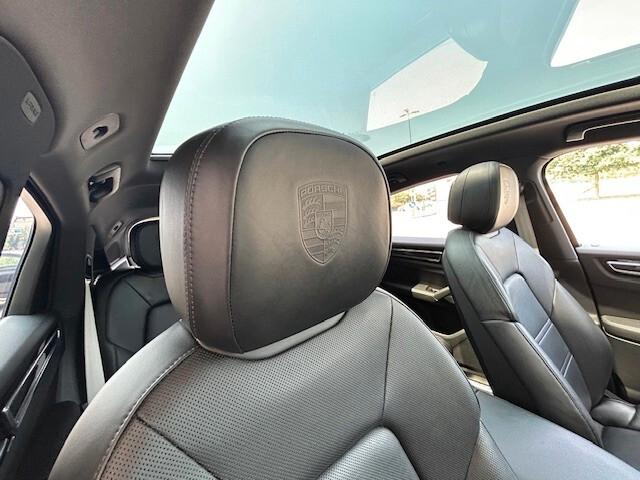 Porsche Cayenne Coupé 3.0 V6 E-Hybrid Platinum Edition