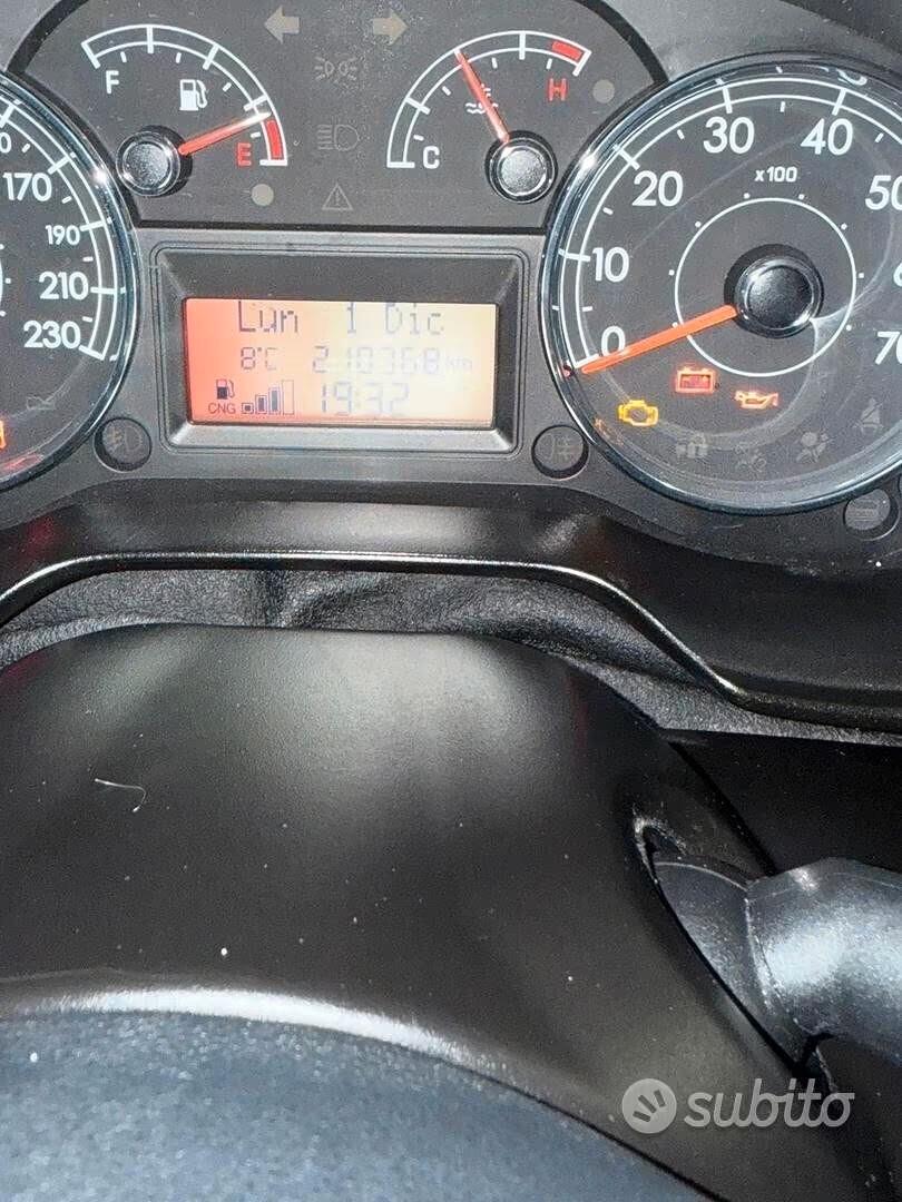 Fiat Grande Punto 1.4 5 porte - METANO - NEOPATENTAITI