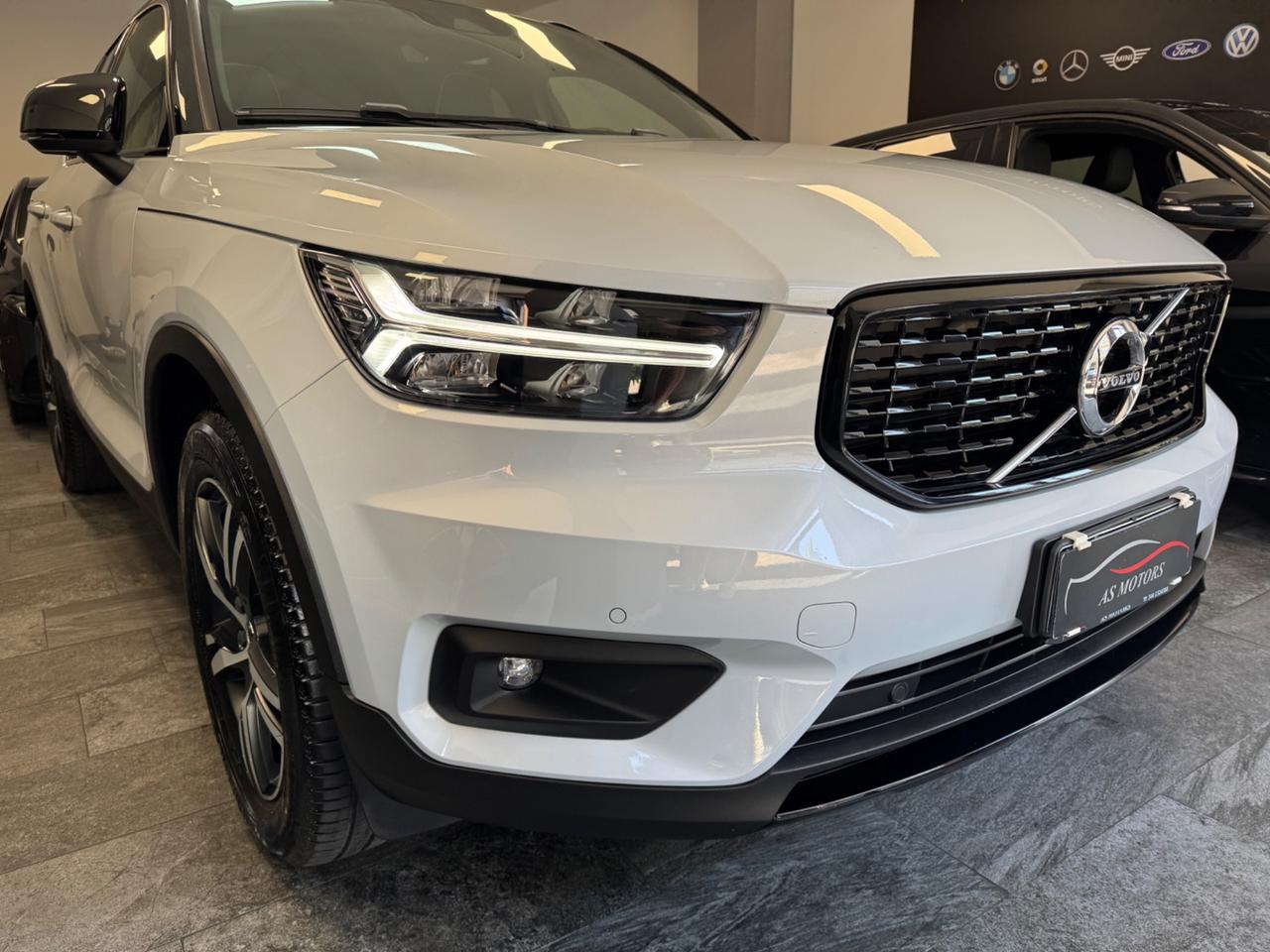 Volvo XC40 D3 2.0 150 Cv R-design Finanziabile