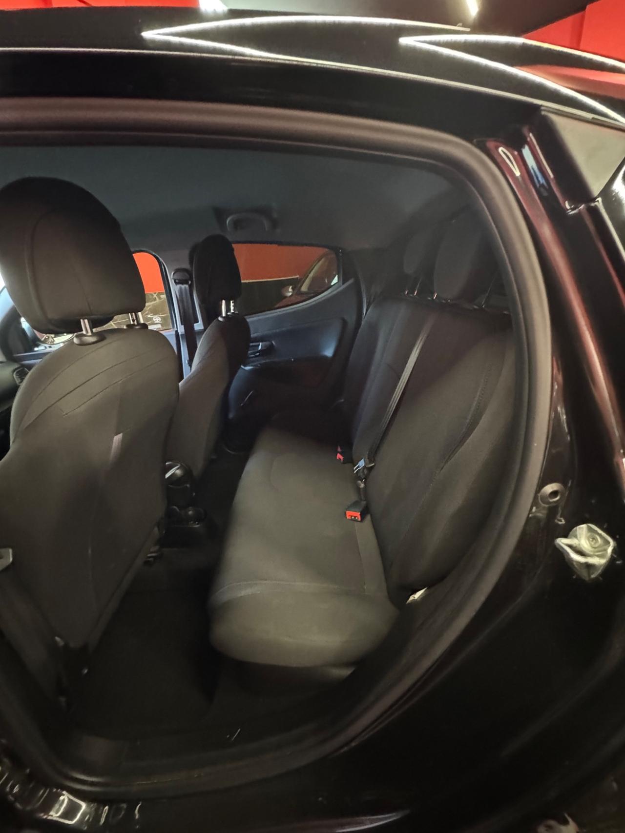 Lancia Ypsilon 1.2 69 CV 5 porte GPL Ecochic Black and Noir