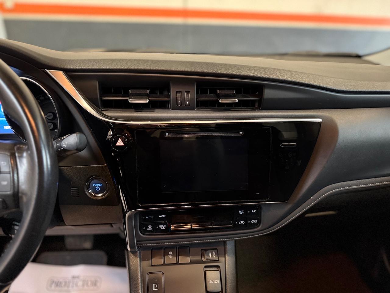 Toyota Auris 1.8 Hybrid Black Edition AUTOMATICA NEOPATENTATI