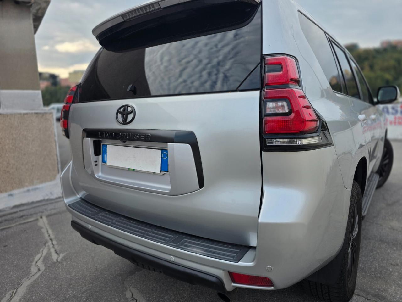 Toyota Land Cruiser V8 4.5 D4-D 7 posti
