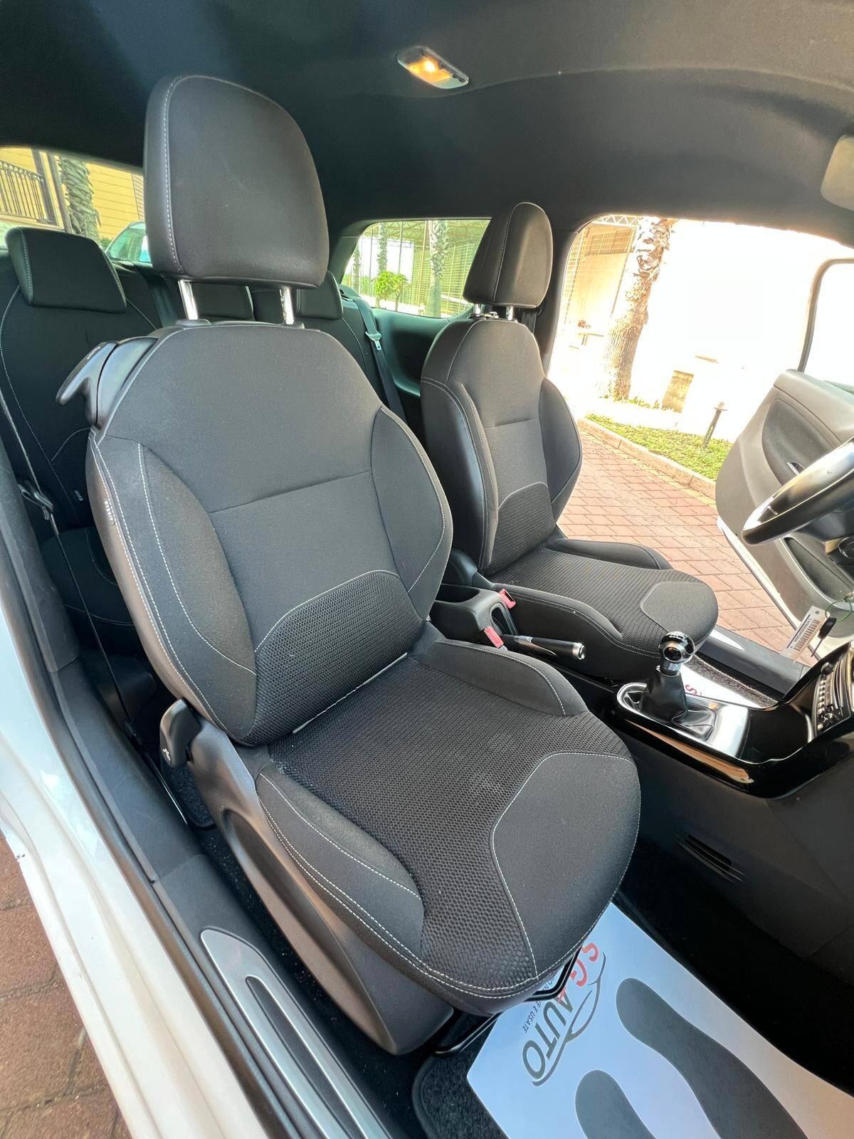 Ds DS3 3 1.2 VTi 82 Just Black