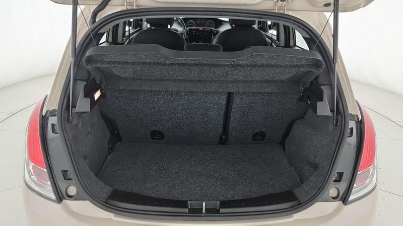 Lancia Ypsilon 1.2 69 CV 5 porte GPL Ecochic Silver