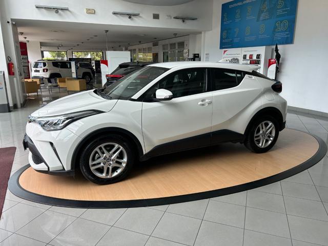 TOYOTA C-HR 1.8 Hybrid E-CVT Business