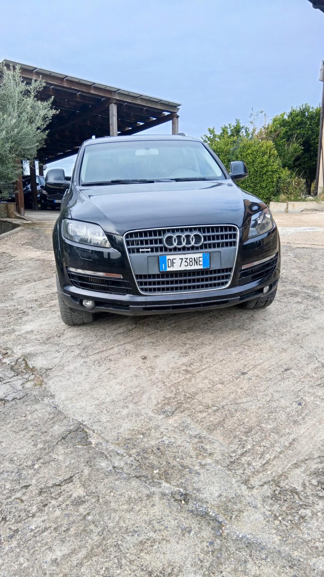 Audi Q7 3.0 V6 TDI 233CV quattro tiptronic