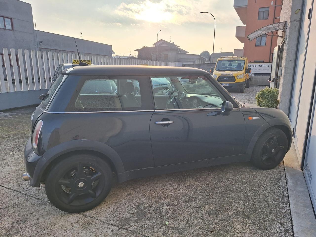 Mini One DE LUXE 1.6b 16v euro 4