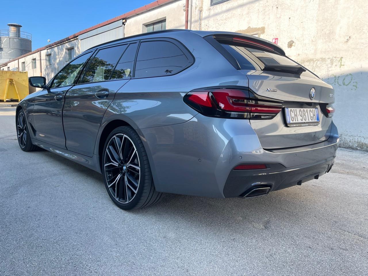 SOLO DA QUALITYCARS PESCARA : Bmw 520 520d 48V xDrive Touring Msport ibrida/diesel