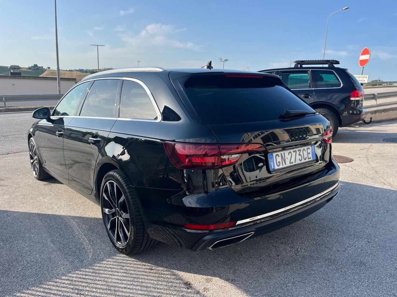 Audi A4 35 TDI S tronic line edition