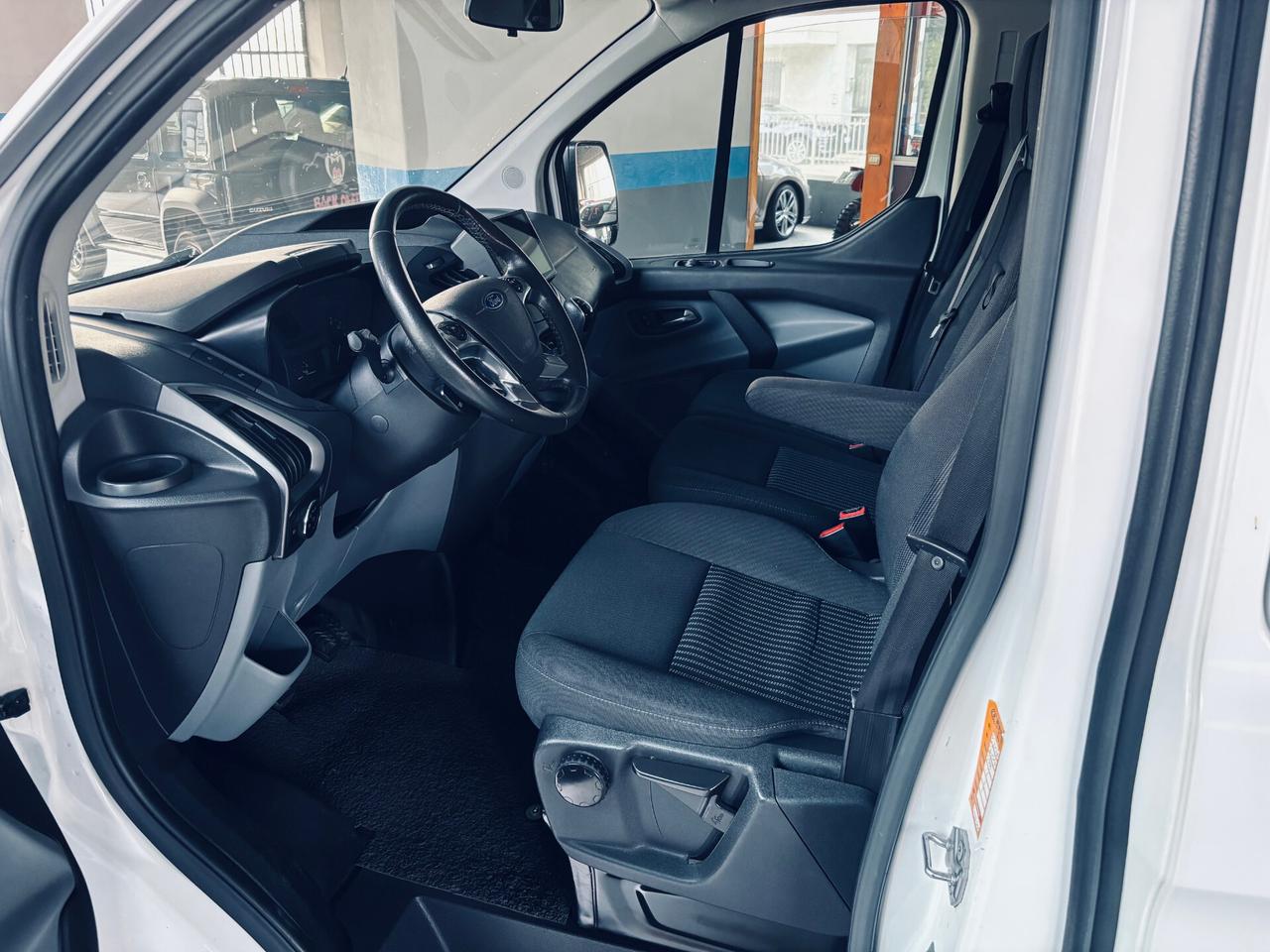 Ford Transit Custom Transit Custom 310 2.0 TDCi 130 PC Combi Trend