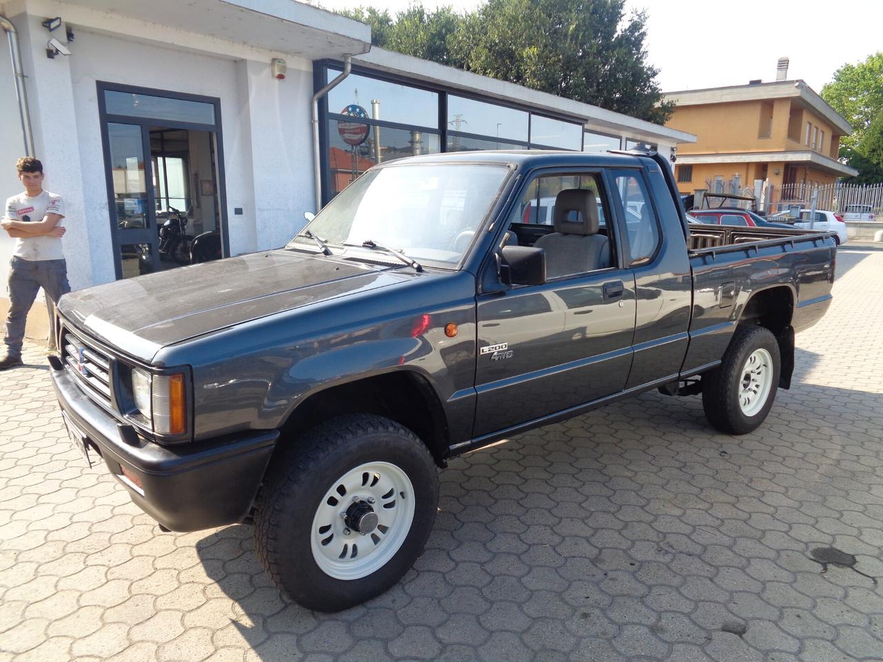 Mitsubishi L200 2.5 TD 4WD Club Cab Pick-up