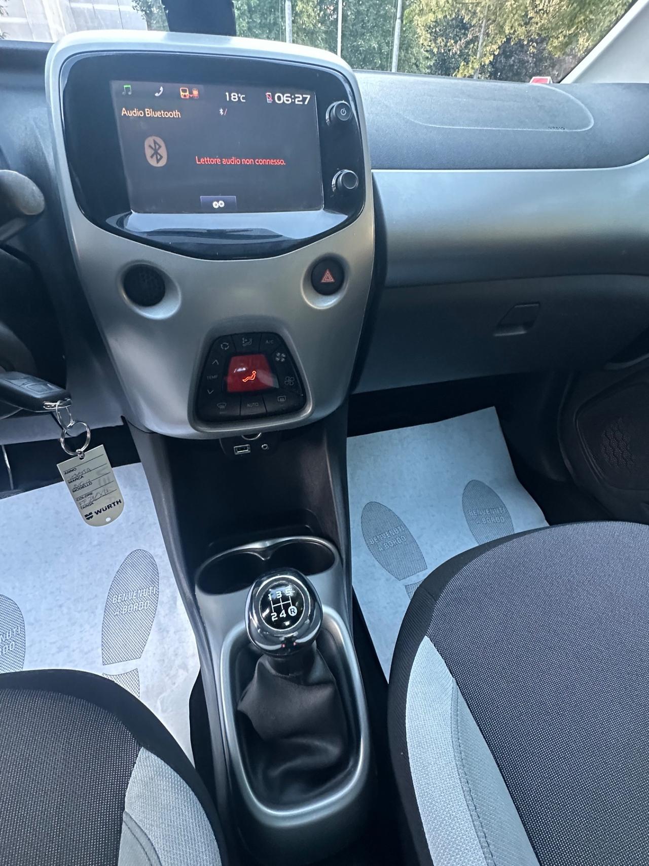 Toyota Aygo 1.0 VVT-i 69 CV 5 porte x-cite