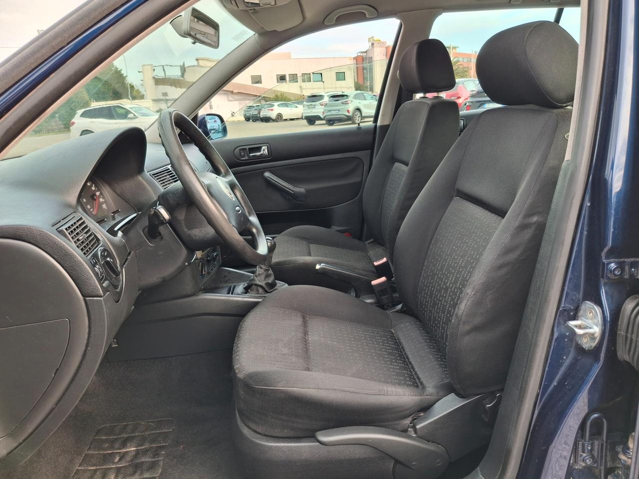 Volkswagen Golf 1.4 BENZINA-SOLO 81mila KM.