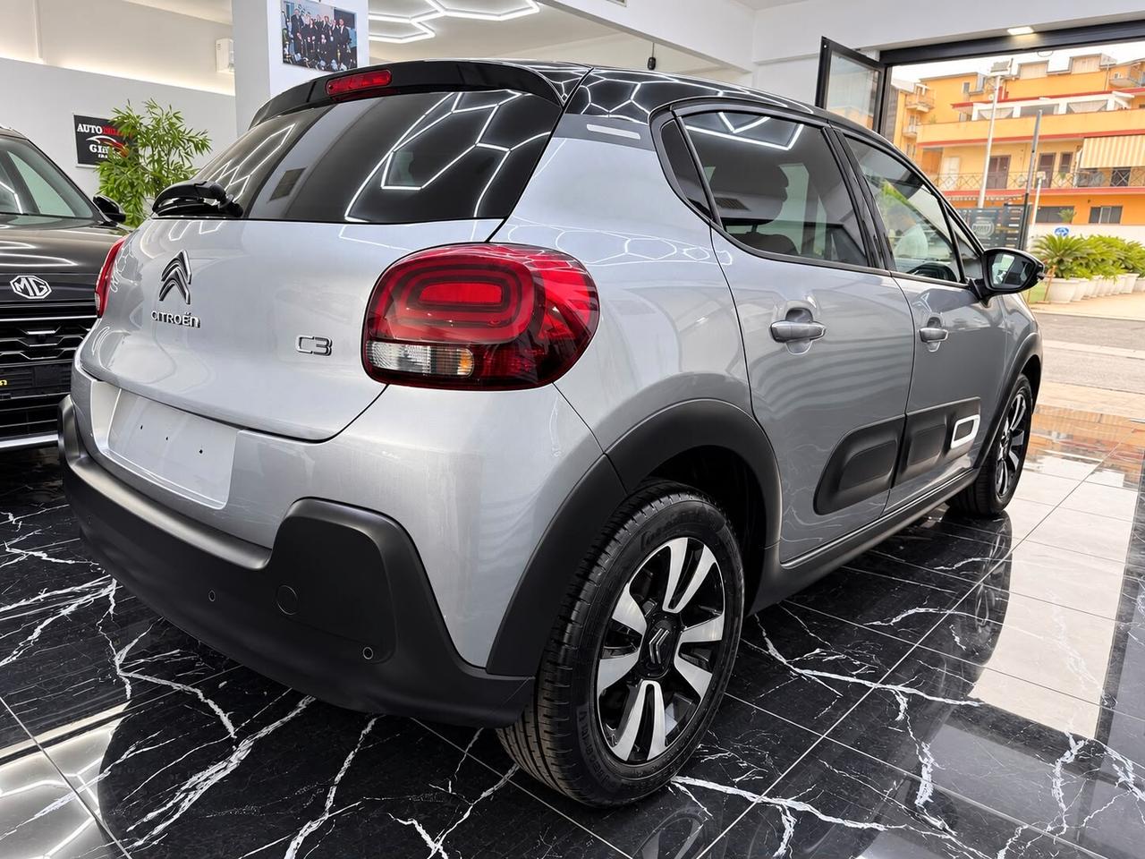 Citroen C3 PureTech 1.2 Benzina 110 cv S&S Shine