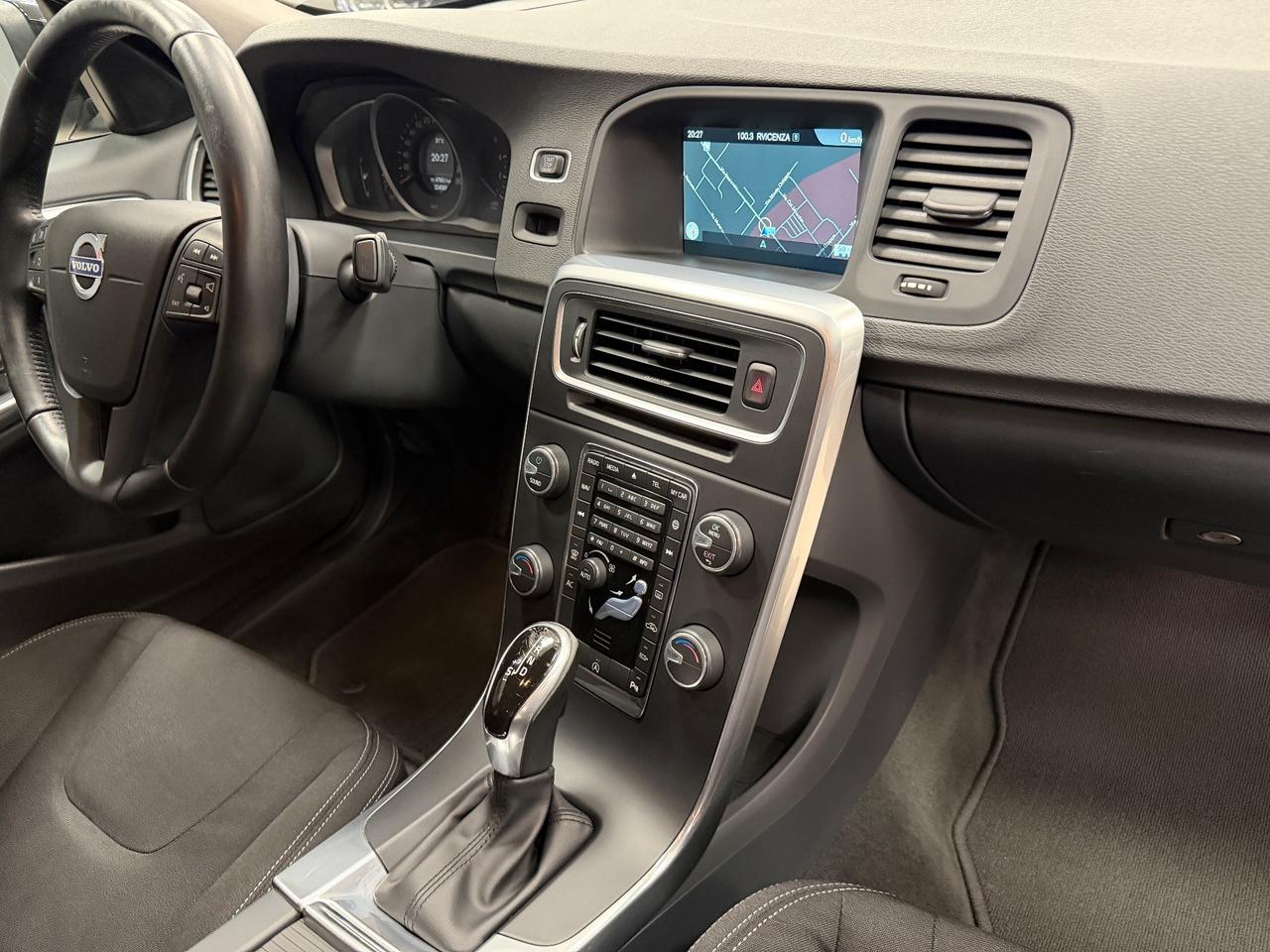 Volvo V60 D2 Geartronic Summum